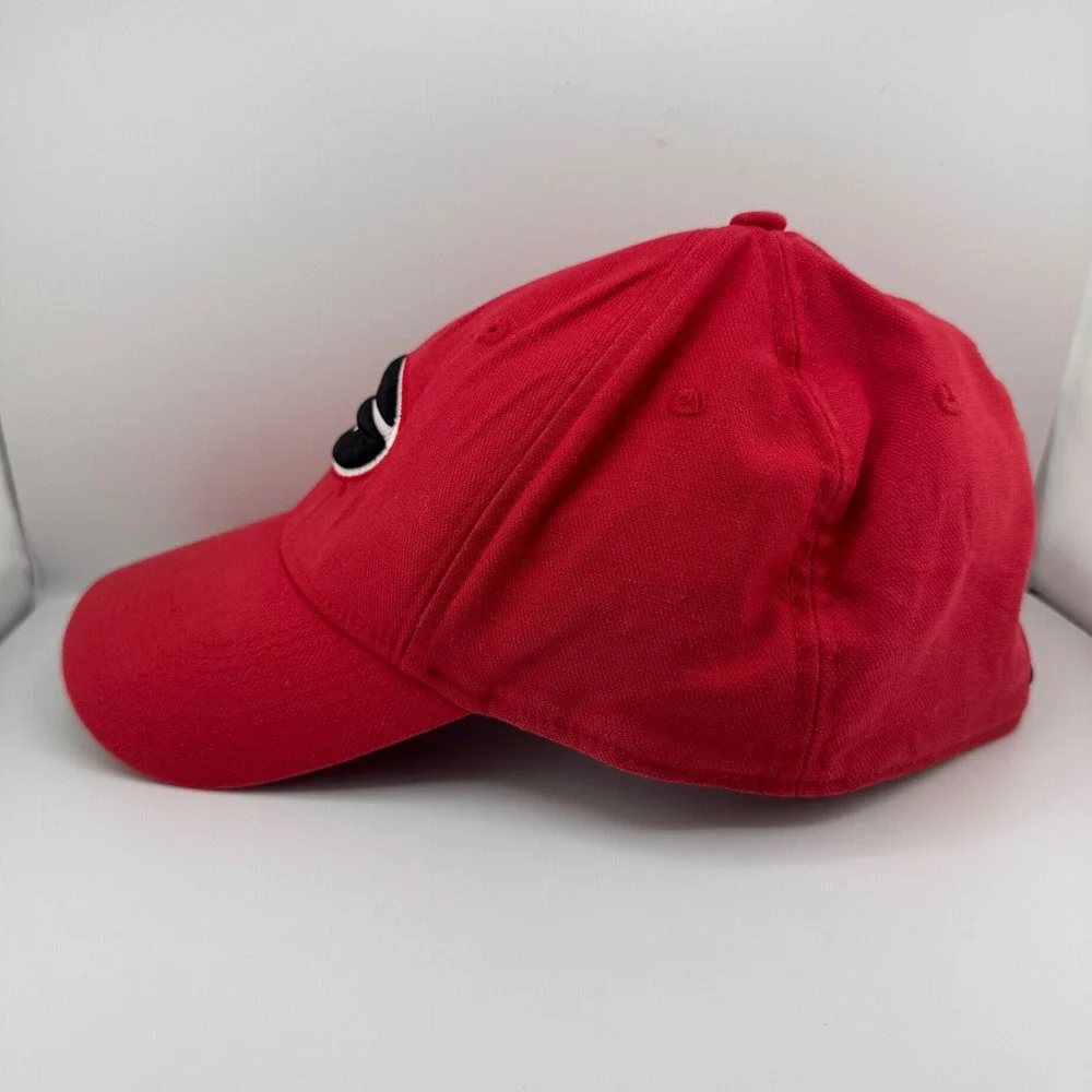 Nike Team Georgia Bulldogs Hat Unisex OSFM Red Excellent Embroidered Logo Cap